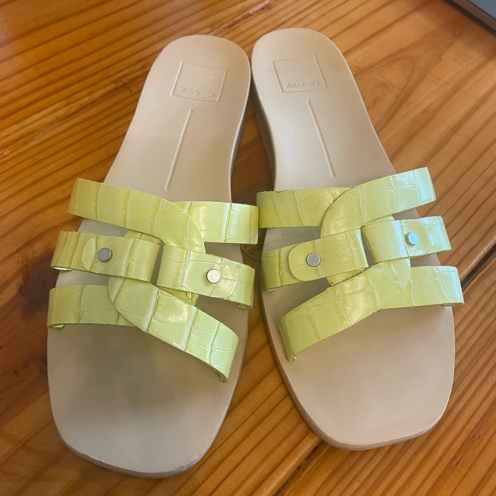 Dolce Vita Chartreuse Sandals Size 9